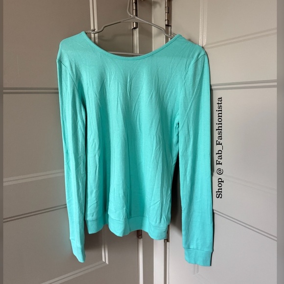 Low Back Tear Drop sweater Top Mint size Medium - Picture 10 of 11